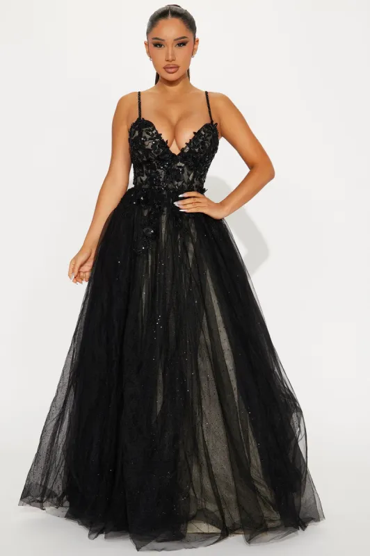 Pearl Lace Tulle Gown - Black made by Fashion Nova