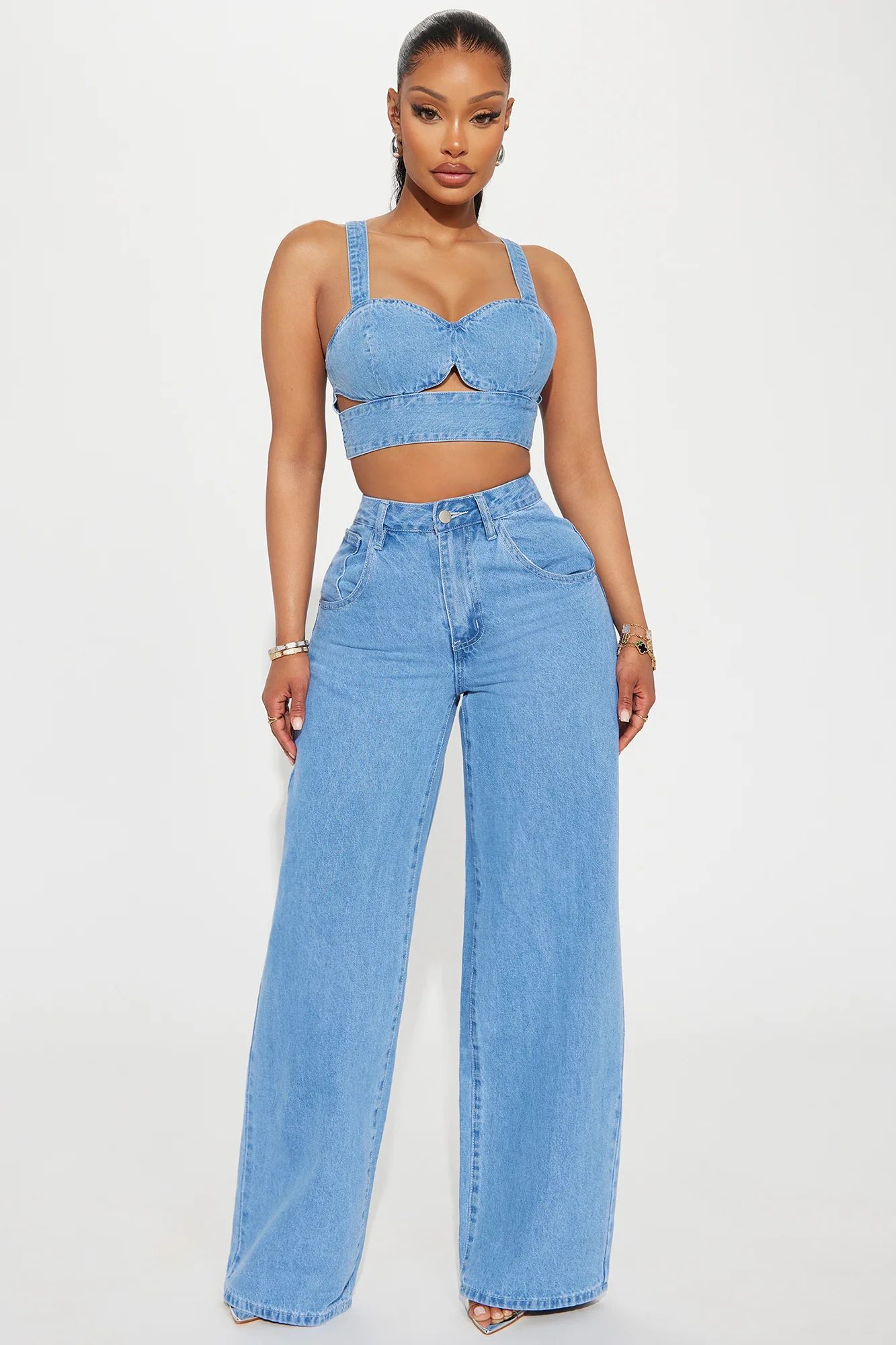Main One Baggy Wide Leg Jeans - Light Wash sold by Fashion Nova