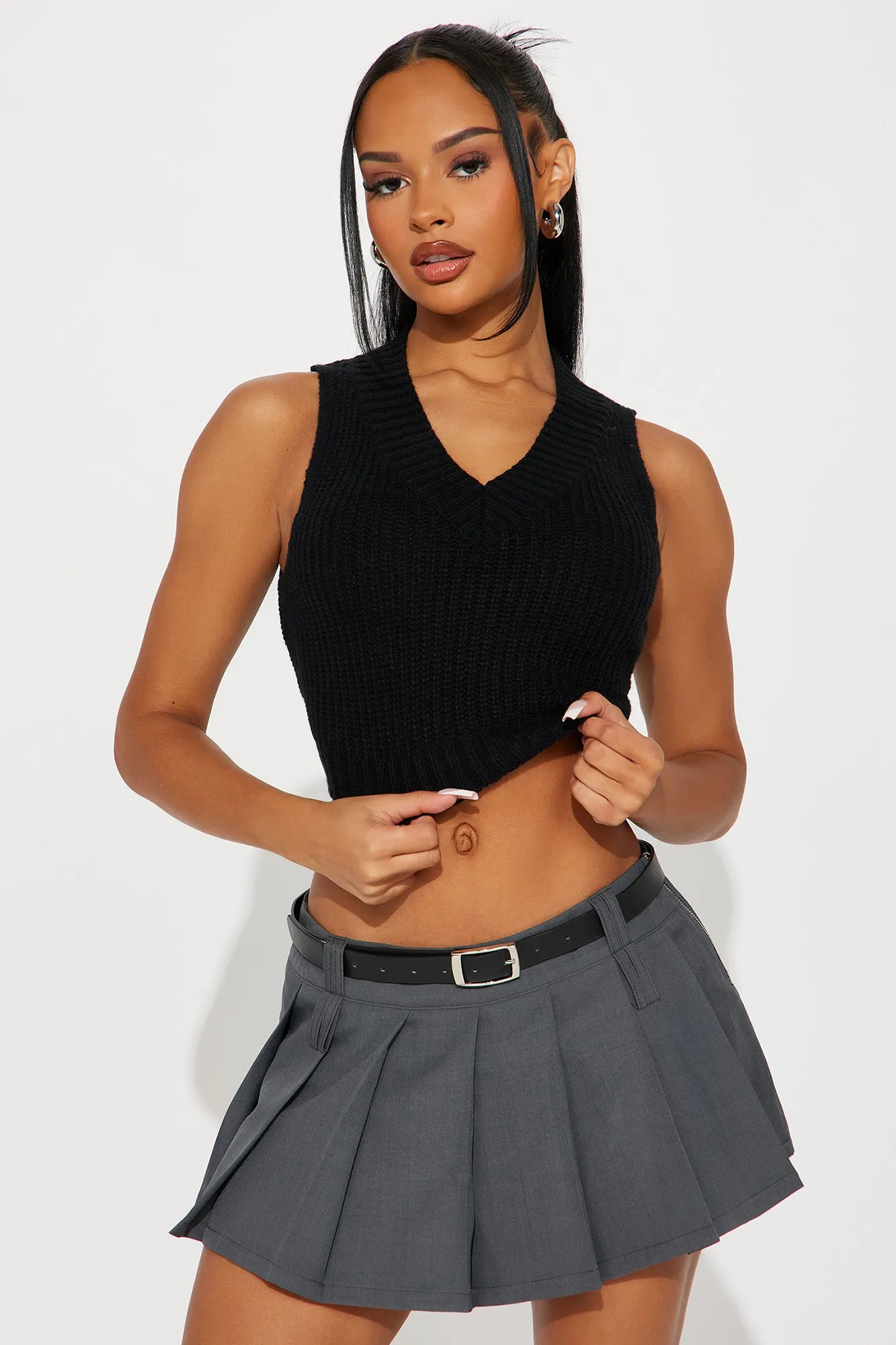 Dua Cropped Sweater Vest - Black sold by Fashion Nova