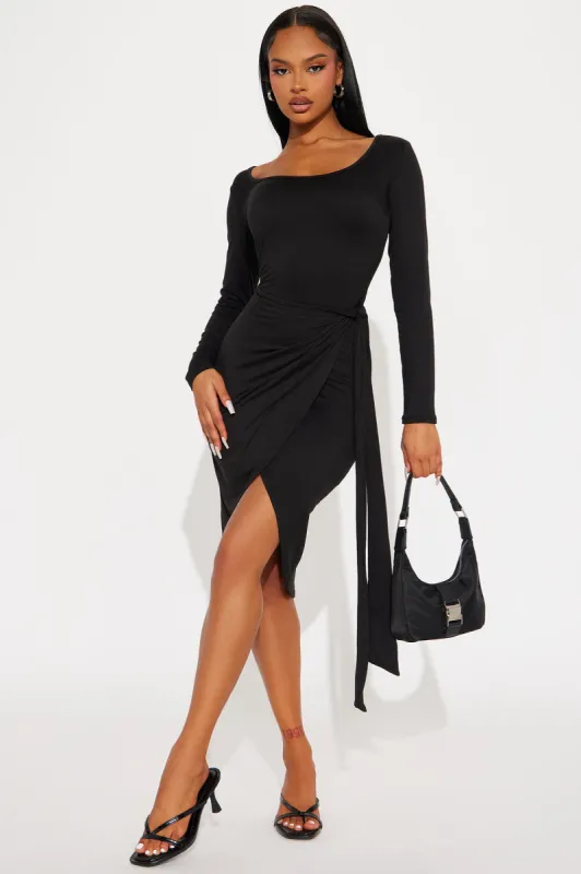Hunter Long Sleeve Midi Dress - Black sold by Fashion Nova