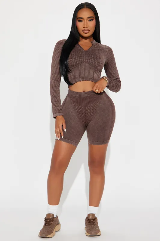 Hiking Buddy Washed Seamless Active Set - Chocolate sold by Fashion Nova