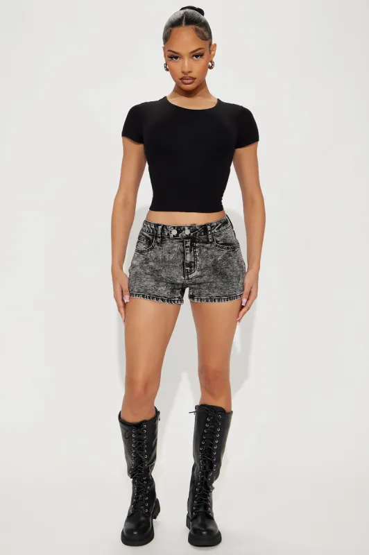 Clara Crew Neck Tee - Black sold by Fashion Nova