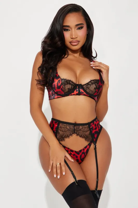 Love Me Wildly 3 Piece Garter Set - Red sold by Fashion Nova