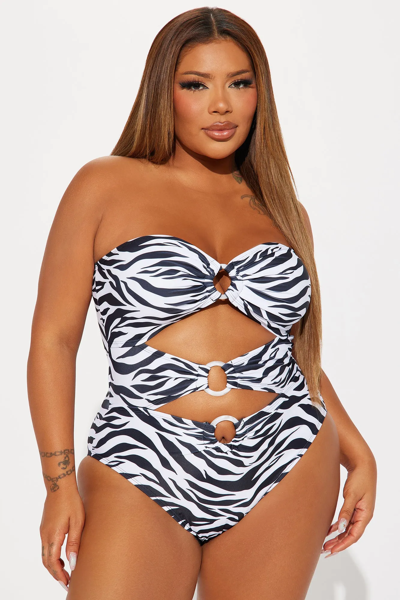 Adelaide O-Ring Cutout 1 Piece Swimsuit - Black/White sold by Fashion Nova product image thumbnail 4