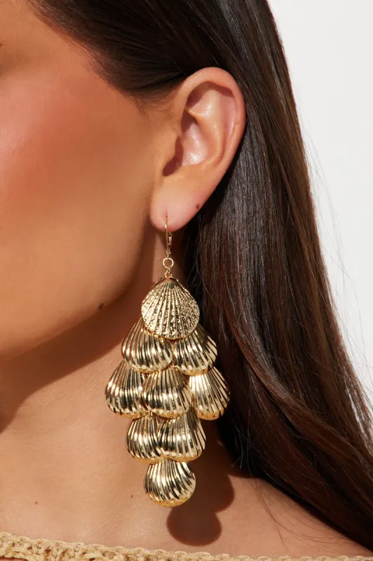 Seashell Wind Chime Earrings - Gold sold by Fashion Nova
