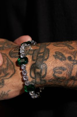 Gemmed Out Bracelet - Silver/Green sold by Fashion Nova