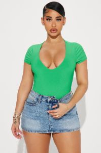 Marisol Plunge Neck Bodysuit - Kelly Green sold by Fashion Nova