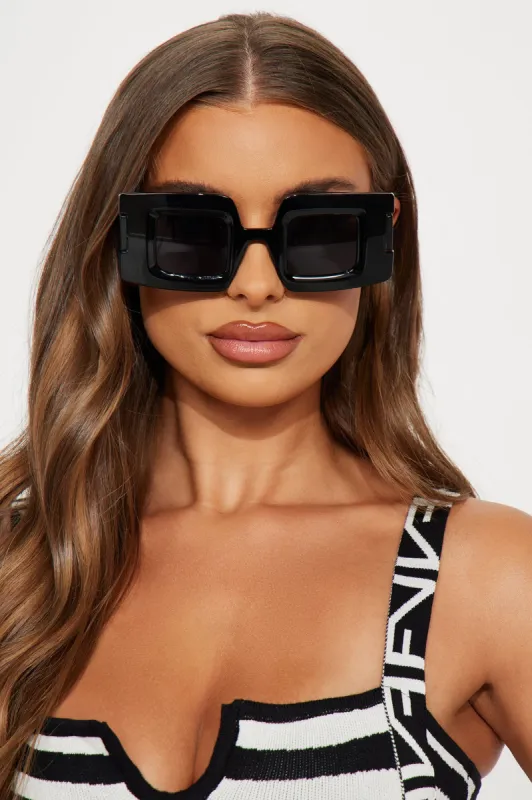 Beverly Blvd Sunglasses - Black sold by Fashion Nova