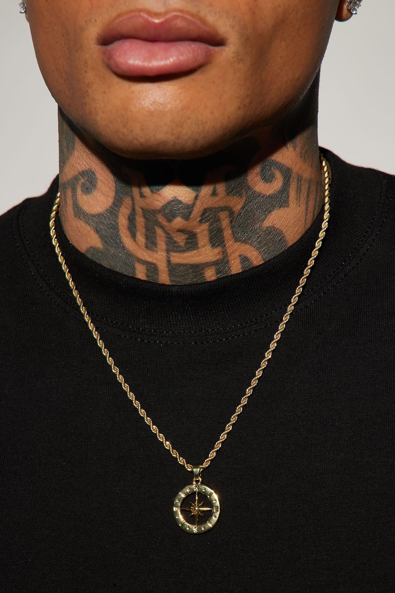 Compass This Way Pendant Chain Necklace - Gold sold by Fashion Nova