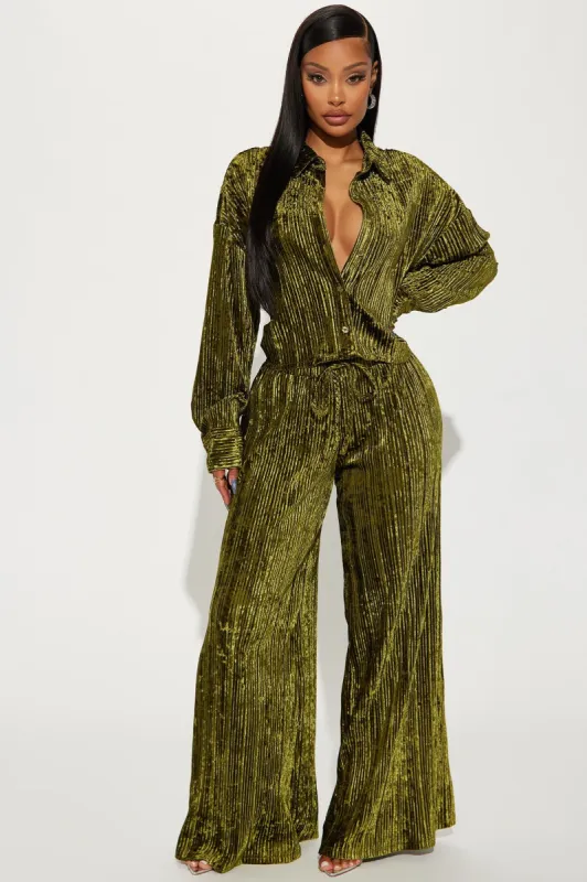 Masey Velvet Pant Set - Olive sold by Fashion Nova