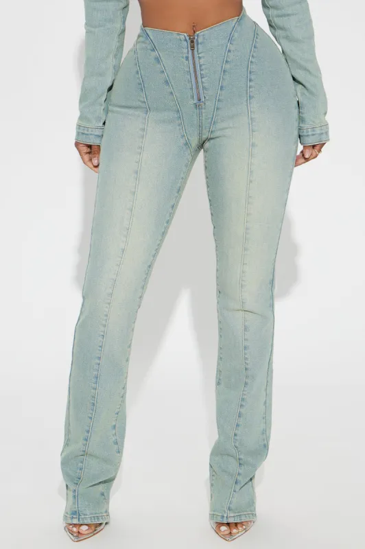 She's A Stunner Stretch Bootcut Jeans - Vintage Wash sold by Fashion Nova