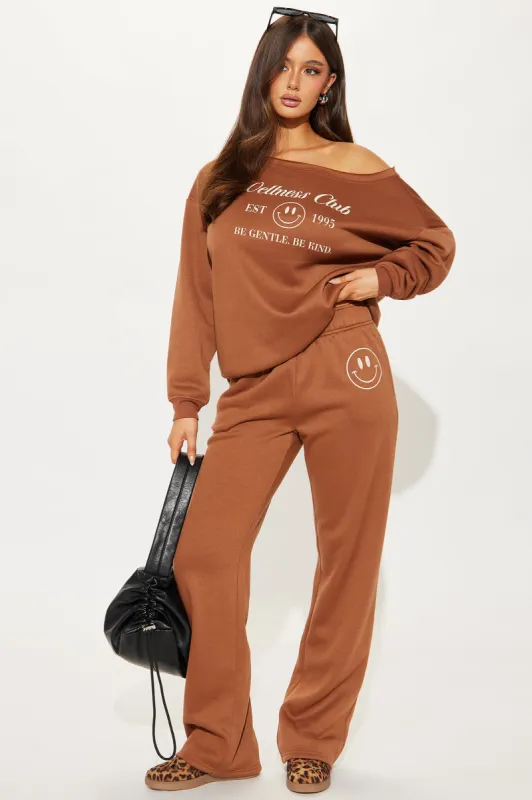 Around The World Fleece Pant Set - Brown sold by Fashion Nova
