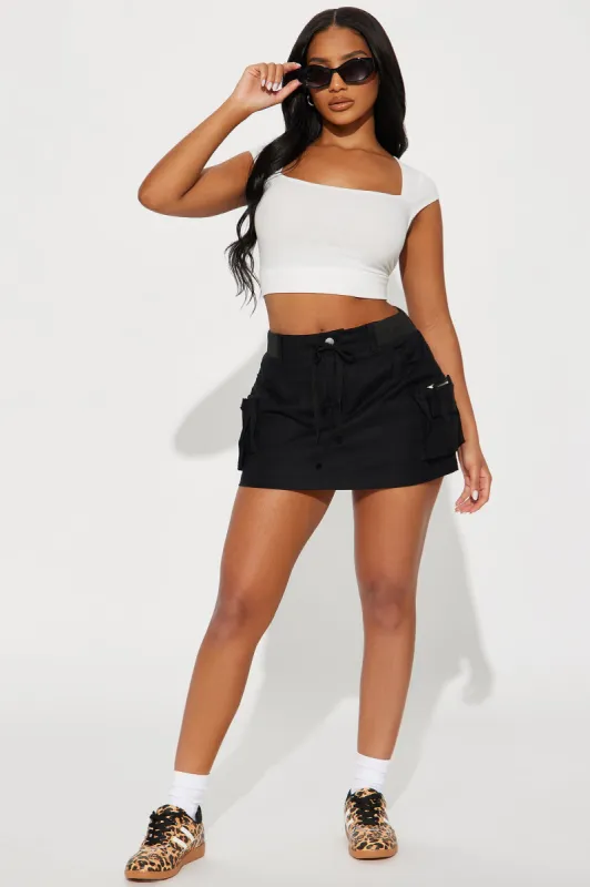 Caught My Attention Cargo Skort - Black sold by Fashion Nova