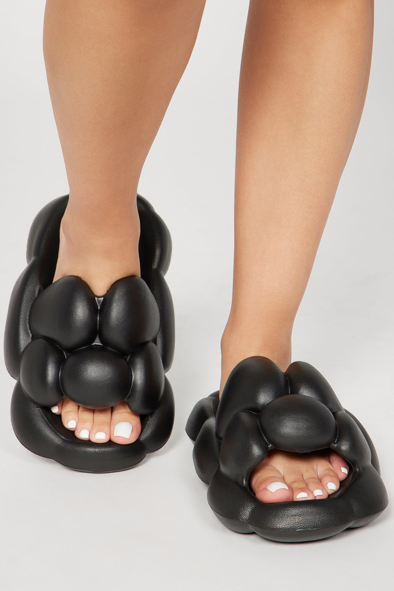 Always Daydreaming Casual Slides - Black sold by Fashion Nova