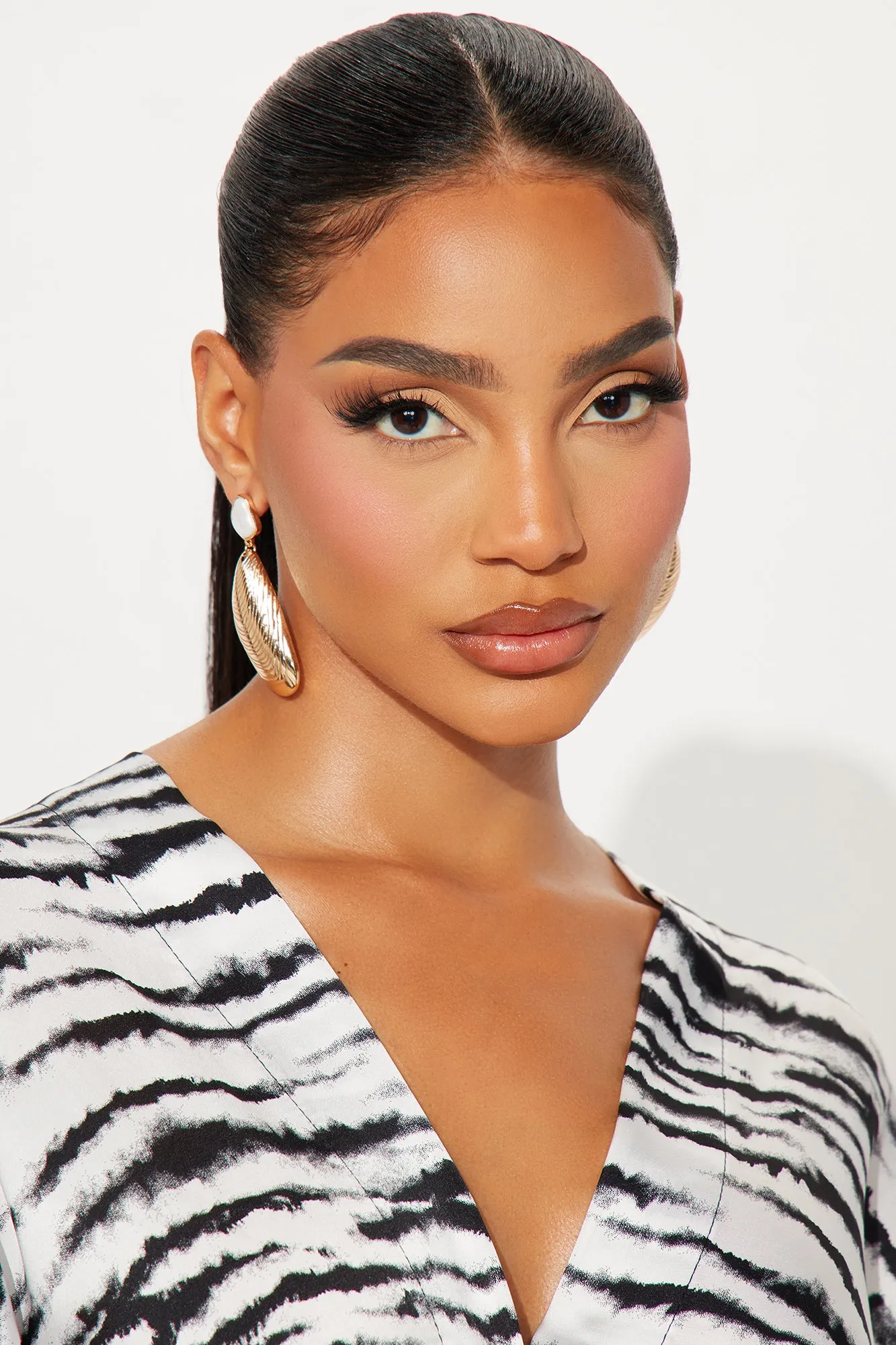 Shells By The Seashore Earrings - Gold sold by Fashion Nova product image thumbnail 2