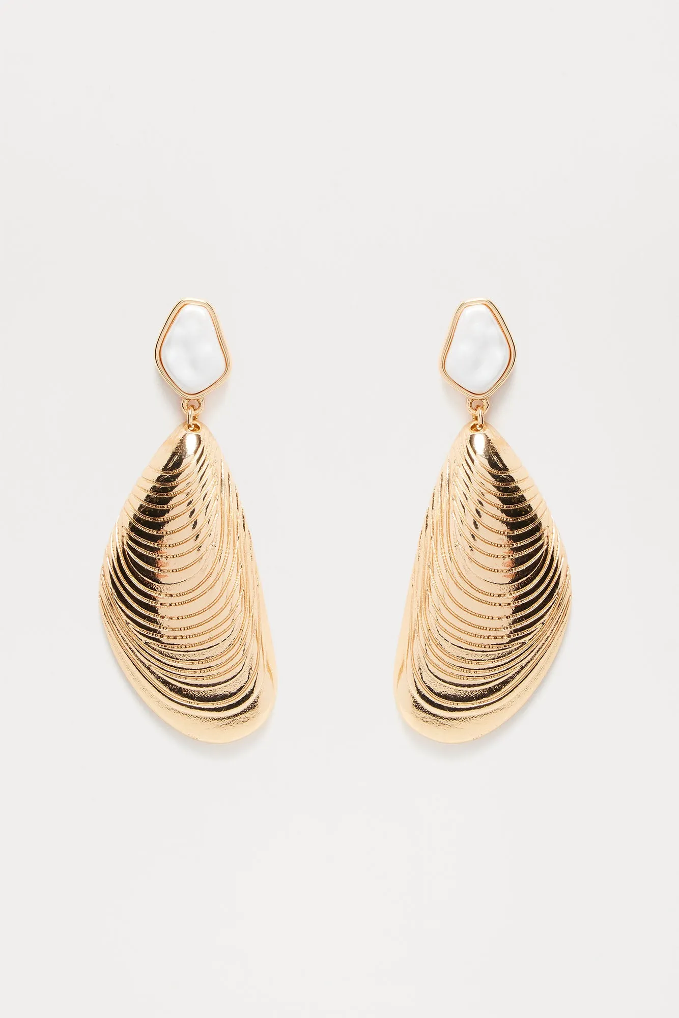 Shells By The Seashore Earrings - Gold sold by Fashion Nova product image thumbnail 3