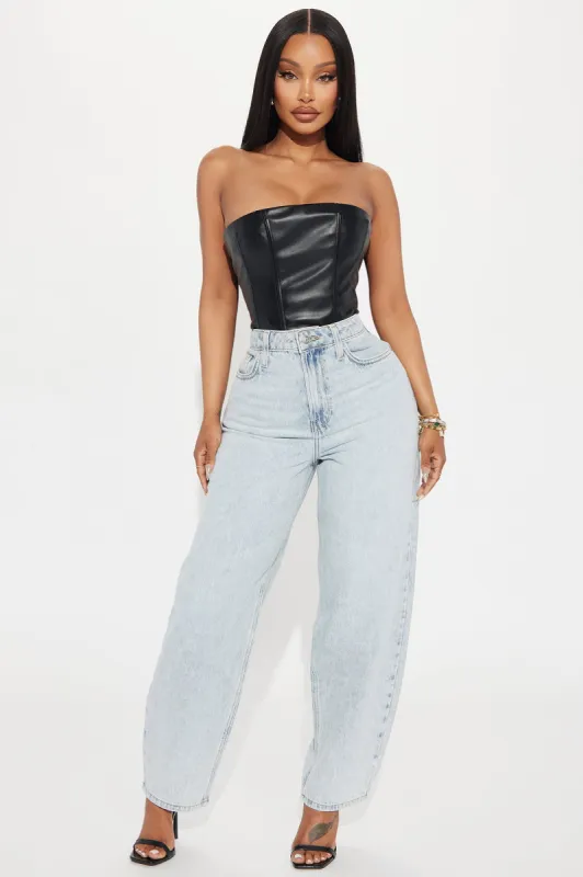 Alessa Taper Leg Baggy Jeans - Light Wash sold by Fashion Nova