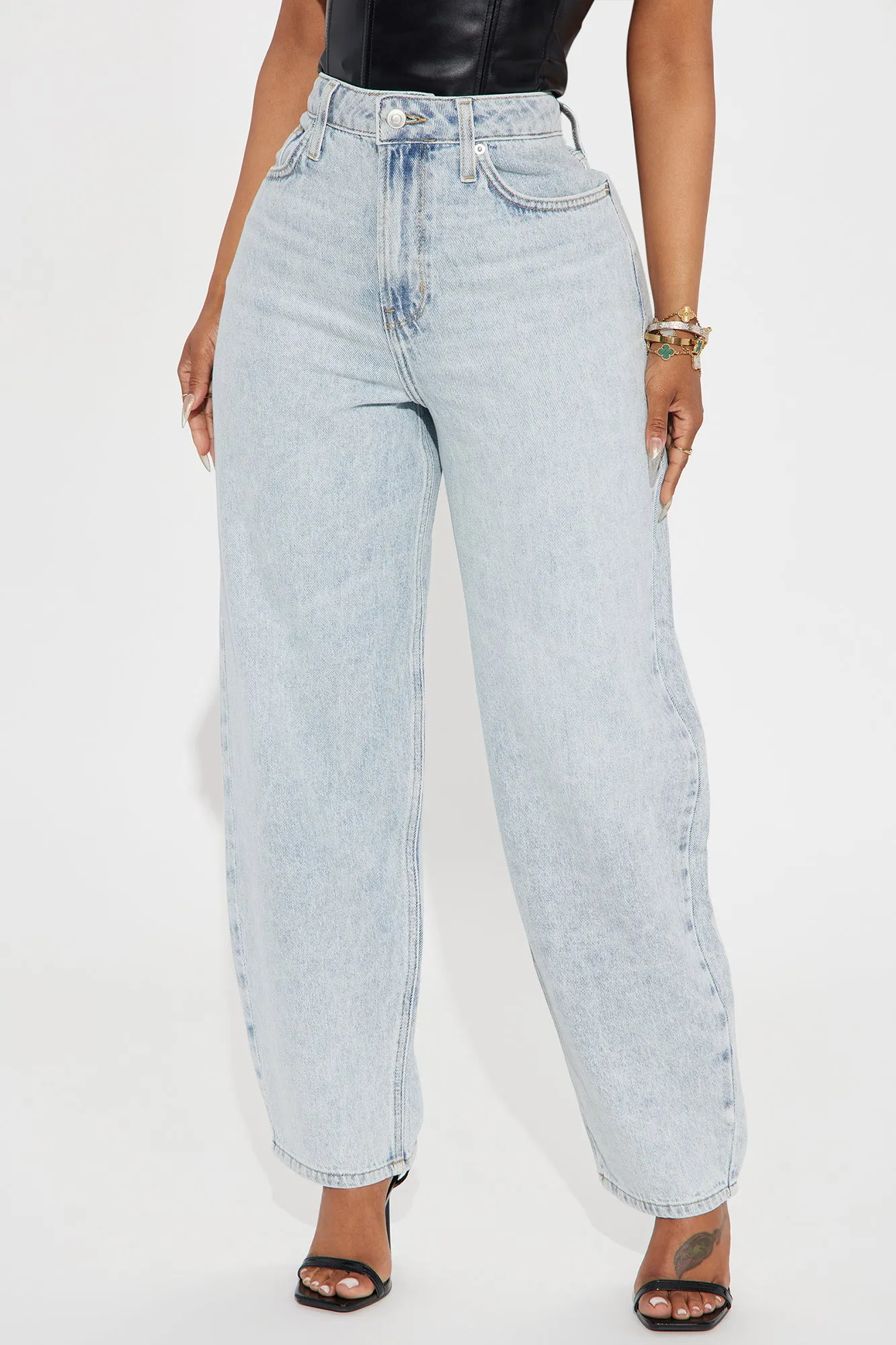 Alessa Taper Leg Baggy Jeans - Light Wash sold by Fashion Nova product image thumbnail 2