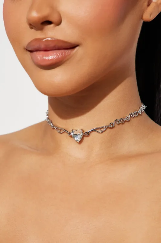 Real Pretty Necklace - Silver made by Fashion Nova