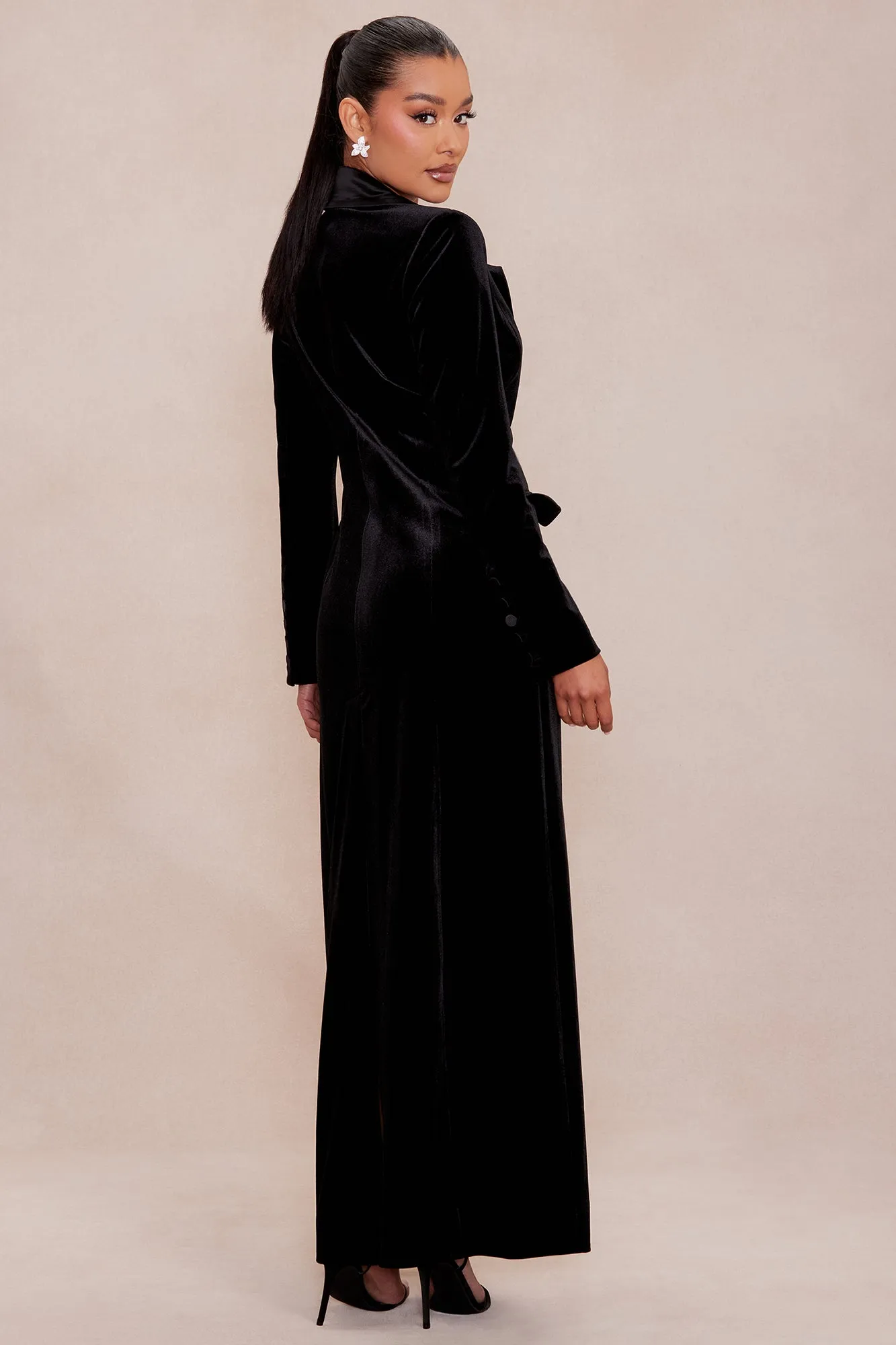 Deena Velvet Maxi Blazer - Black sold by Fashion Nova product image thumbnail 4