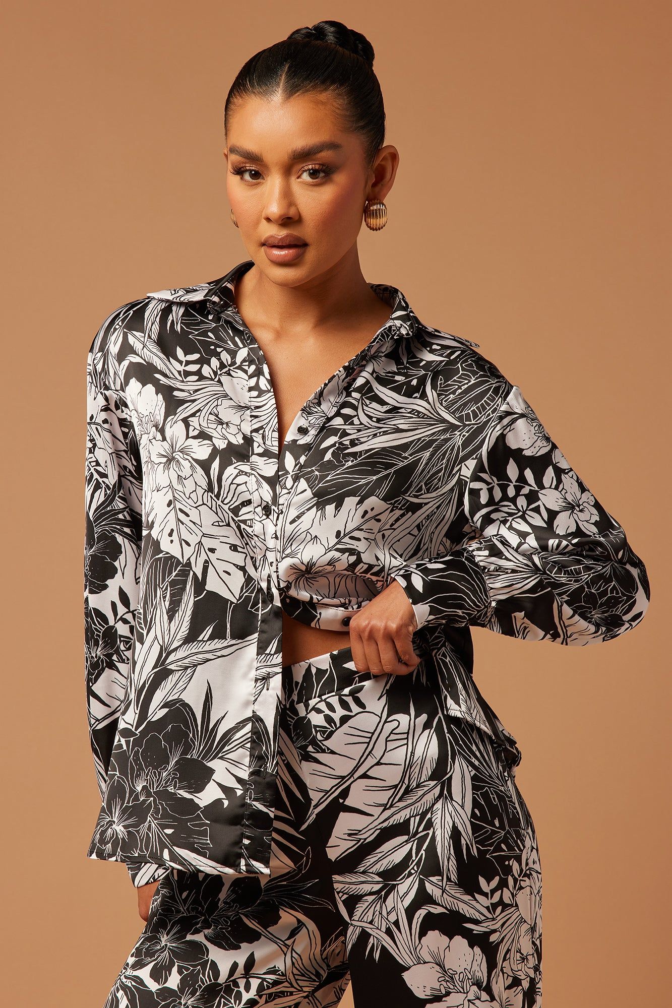 Havana Satin Pant Set - Black/White sold by Fashion Nova product image thumbnail 2