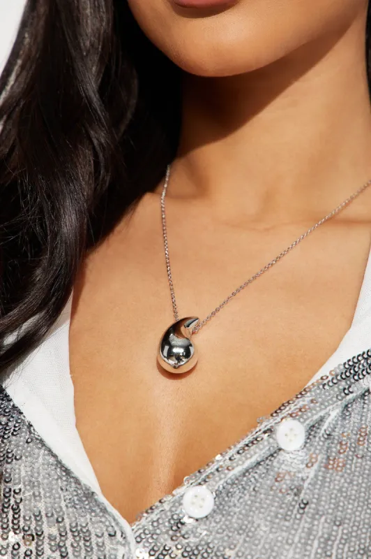 Mar Necklace - Silver sold by Fashion Nova