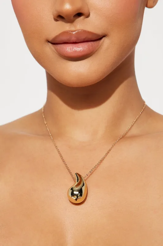 Mar Necklace - Gold sold by Fashion Nova