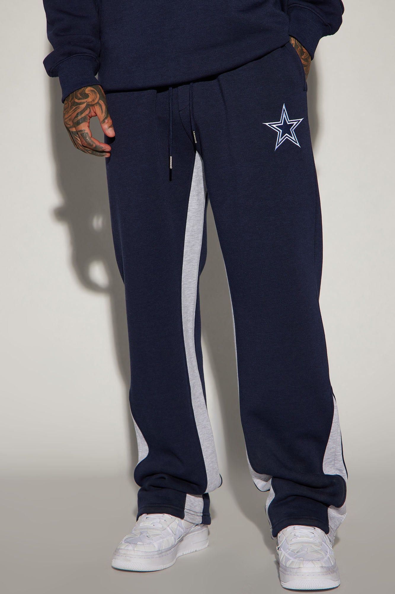 Cowboys Chill Time Sweatpant - Navy sold by Fashion Nova