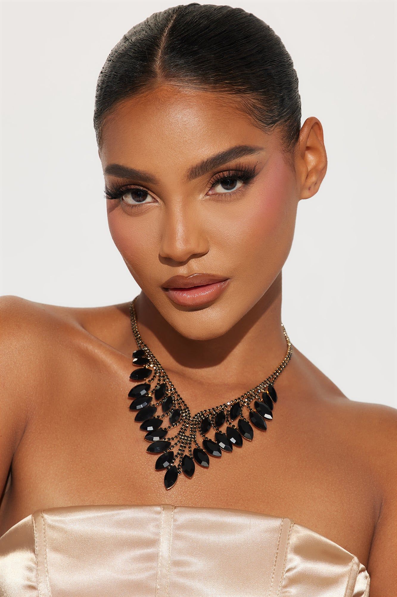 Soiree Necklace - Black/Gold sold by Fashion Nova product image thumbnail 3