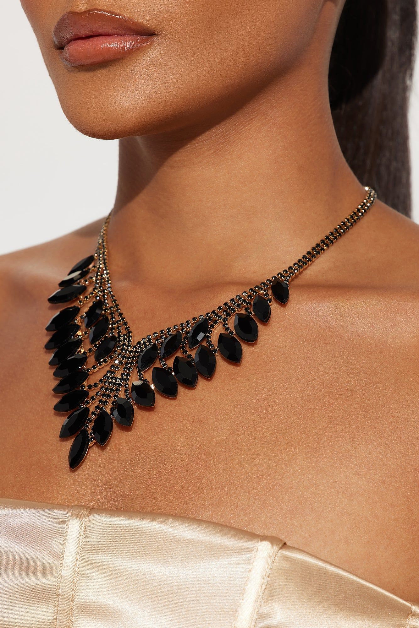 Soiree Necklace - Black/Gold sold by Fashion Nova