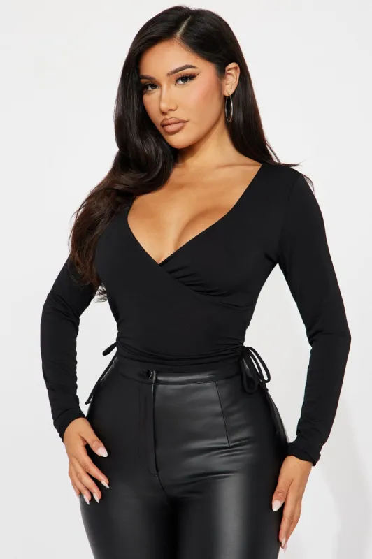 Shyann Surplice Top - Black sold by Fashion Nova