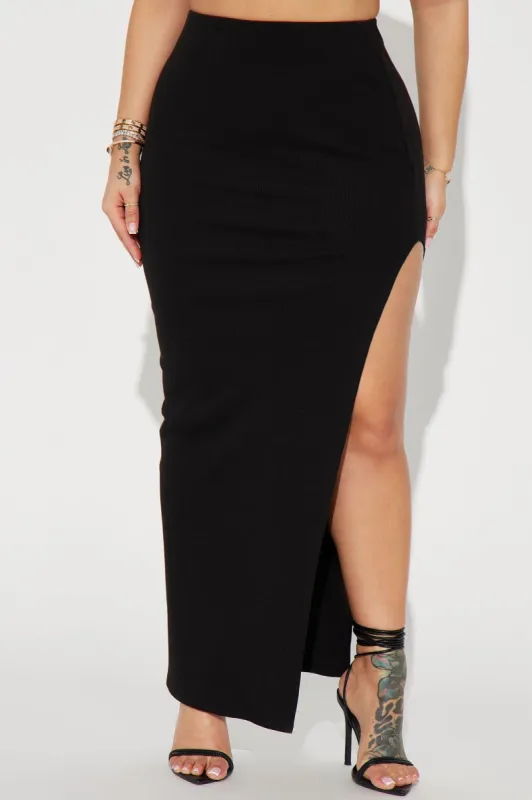 She's A Hugger Ribbed Sculpting Maxi Skirt - Black sold by Fashion Nova