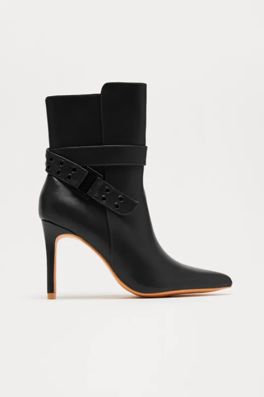 Jessa Buckle Booties - Black sold by Fashion Nova