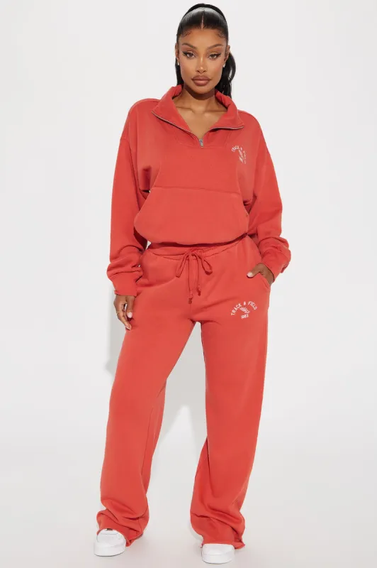 Après Ski Club″ Wide Leg Sweatpants - Rust sold by Fashion Nova