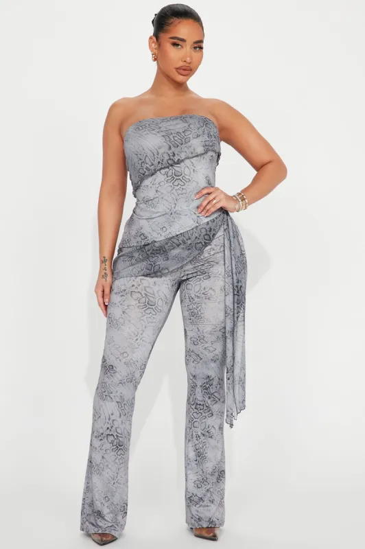 True Moment Mesh Pant Set - Grey sold by Fashion Nova