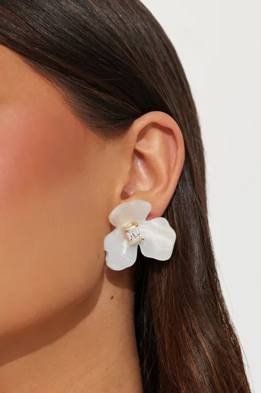 Flora Earrings  - White sold by Fashion Nova
