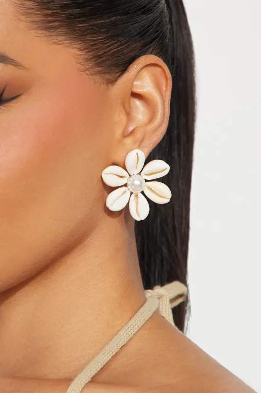 Seashell And Flowers Earrings - Ivory sold by Fashion Nova