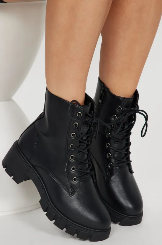 I'm On It Flat Boots - Black sold by Fashion Nova