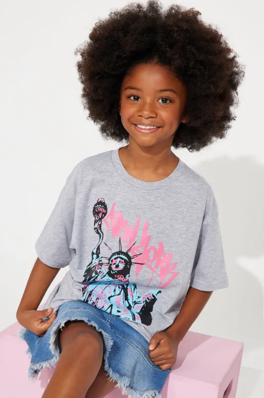 Mini New York It's A Lifestyle Tee - Heather Grey sold by Fashion Nova