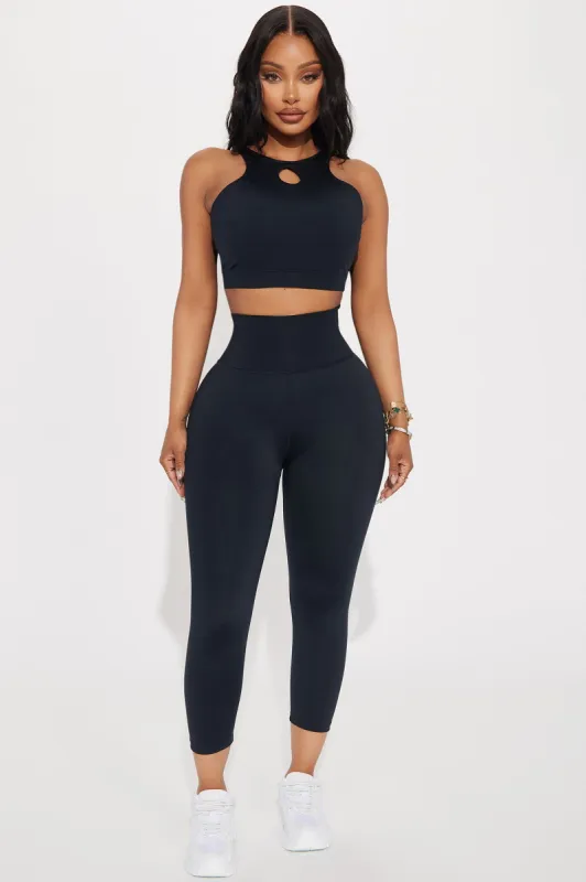 Run It Up Elevate Capri Active Legging - Black sold by Fashion Nova