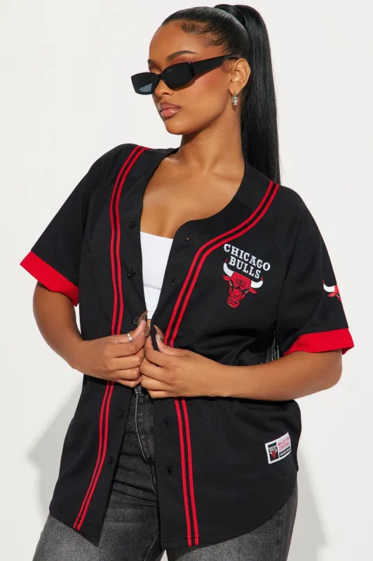 Half Time Bulls Fashion Top - Black sold by Fashion Nova