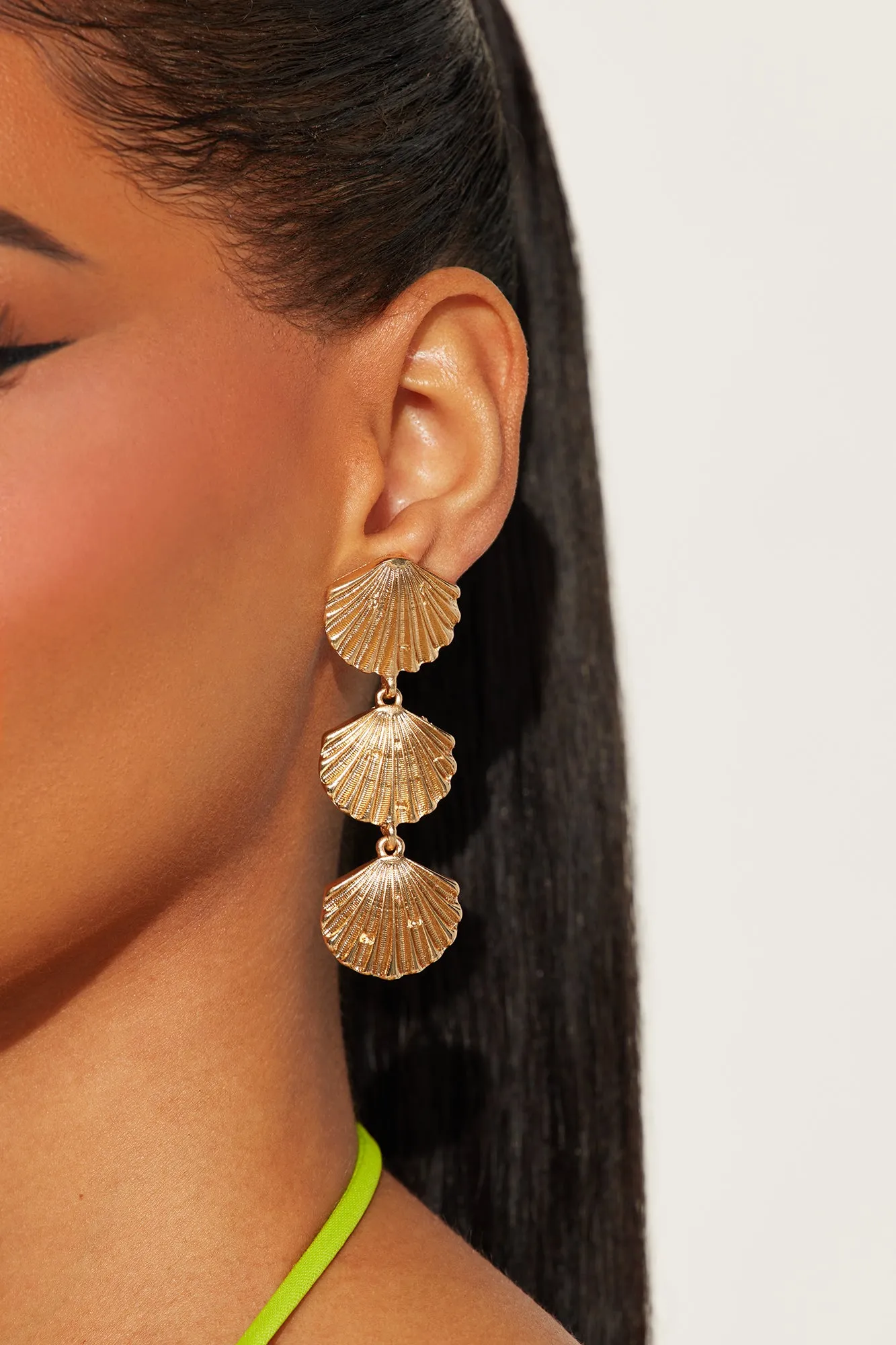 Shelly Earrings - Gold sold by Fashion Nova