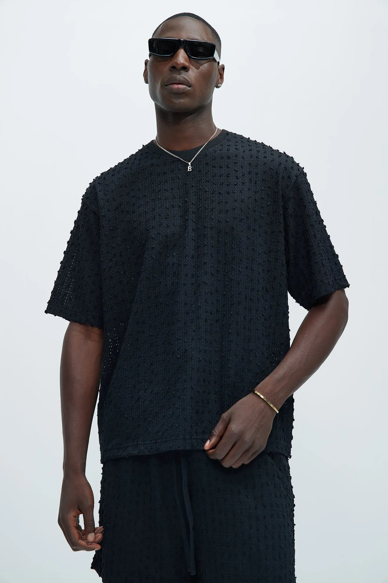 Pop Textured Crew Neck Tee - Black sold by Fashion Nova