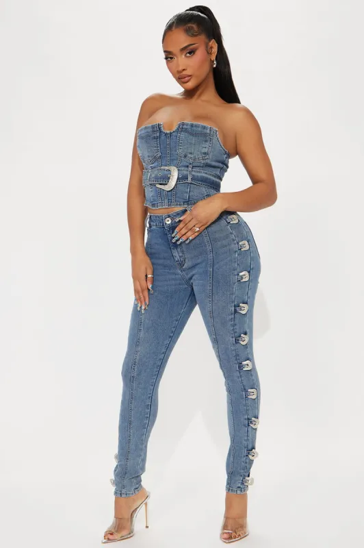 Buckle Bunny Stretch Skinny Jeans - Medium Wash sold by Fashion Nova