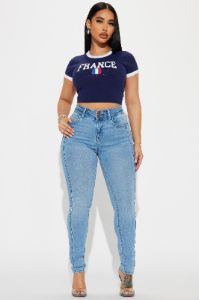 In A Heartbeat Stretch Skinny Jeans - Medium Wash sold by Fashion Nova