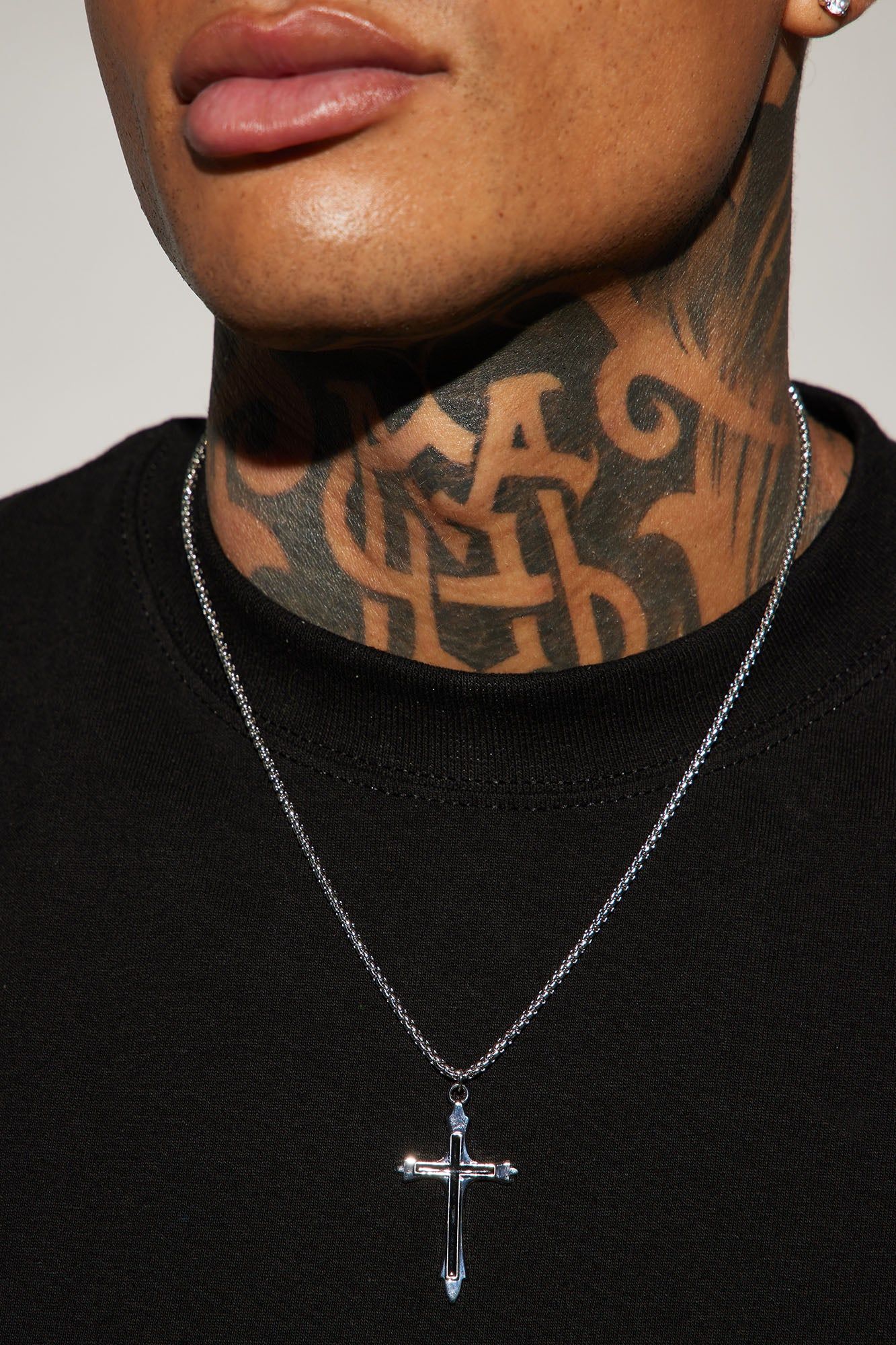 To The Metal Cross Chain Necklace - Silver sold by Fashion Nova