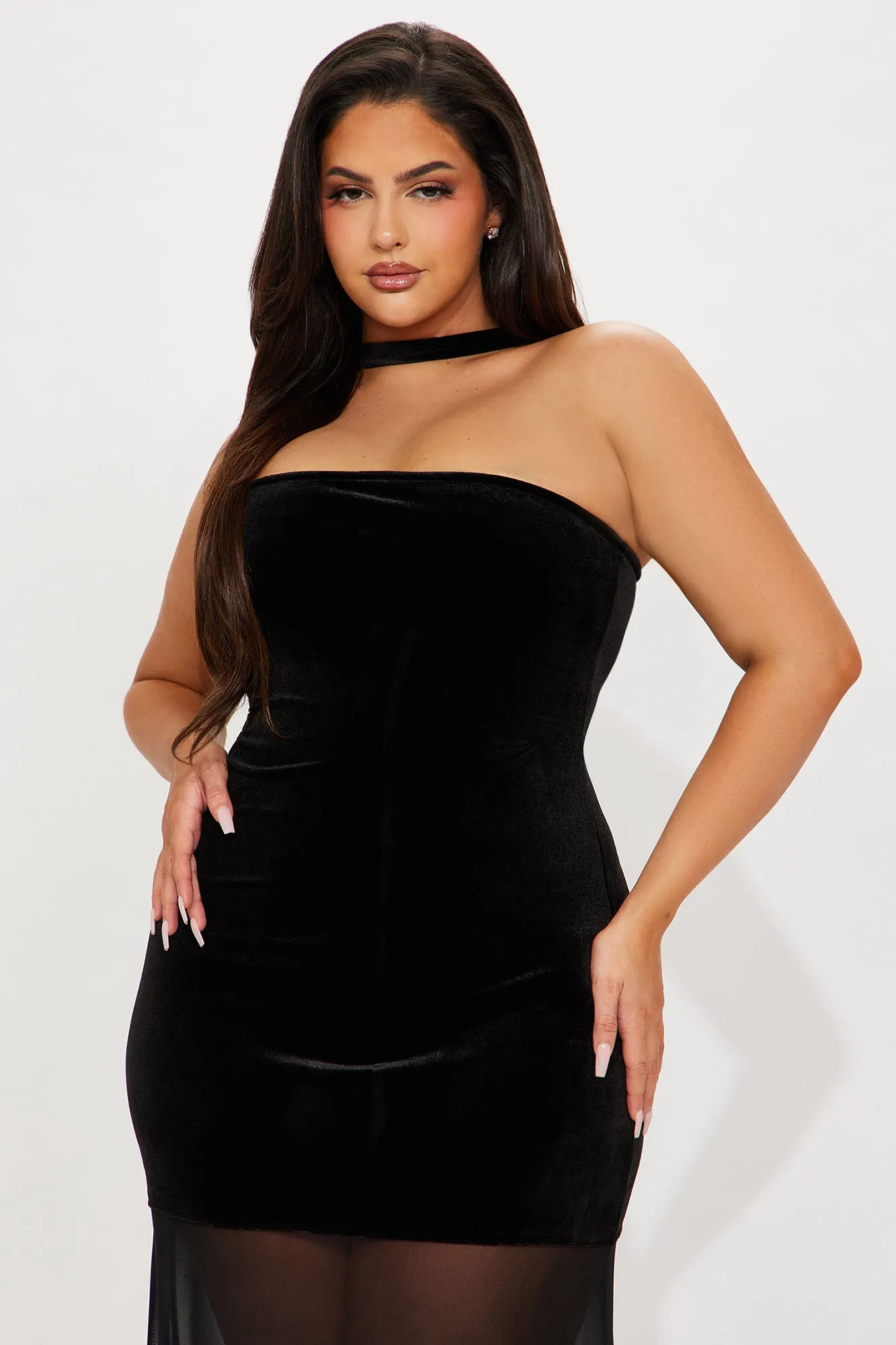 Vera Velvet Maxi Dress - Black sold by Fashion Nova product image thumbnail 5