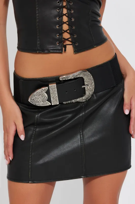 Giddy On Up Stretch Belt - Black/Silver sold by Fashion Nova