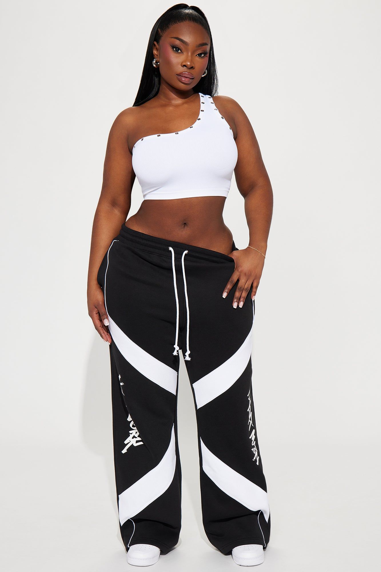 New York Baddie Wide Leg Pant - Black/White sold by Fashion Nova product image thumbnail 4