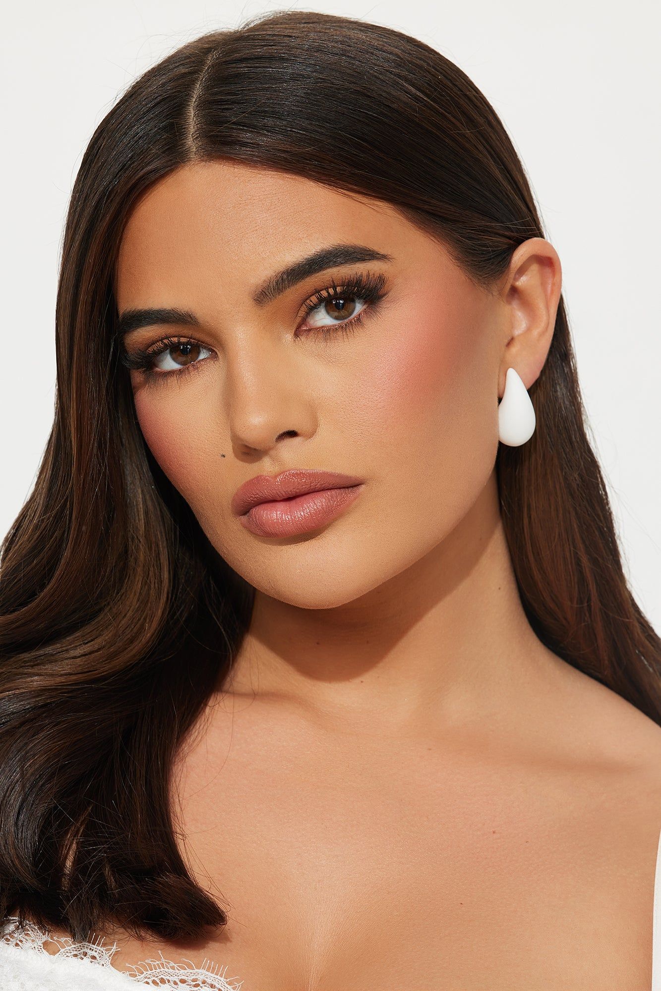 En El Mar Earrings - White sold by Fashion Nova product image thumbnail 2